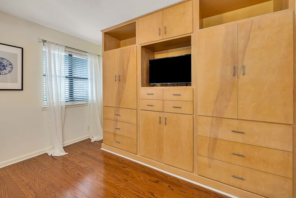 Bedroom 2 (upstairs)