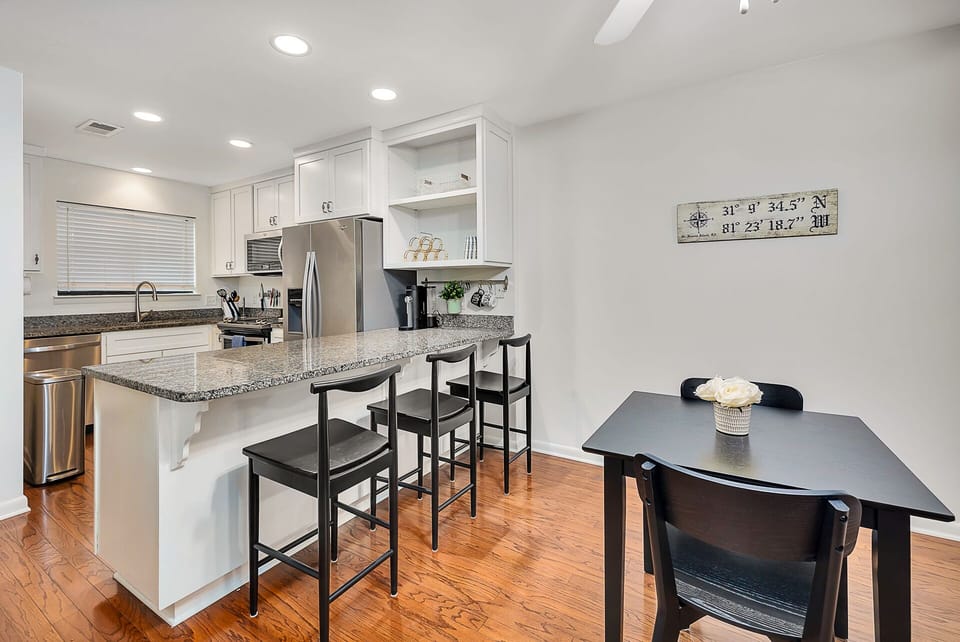 Kitchen/Dining Area