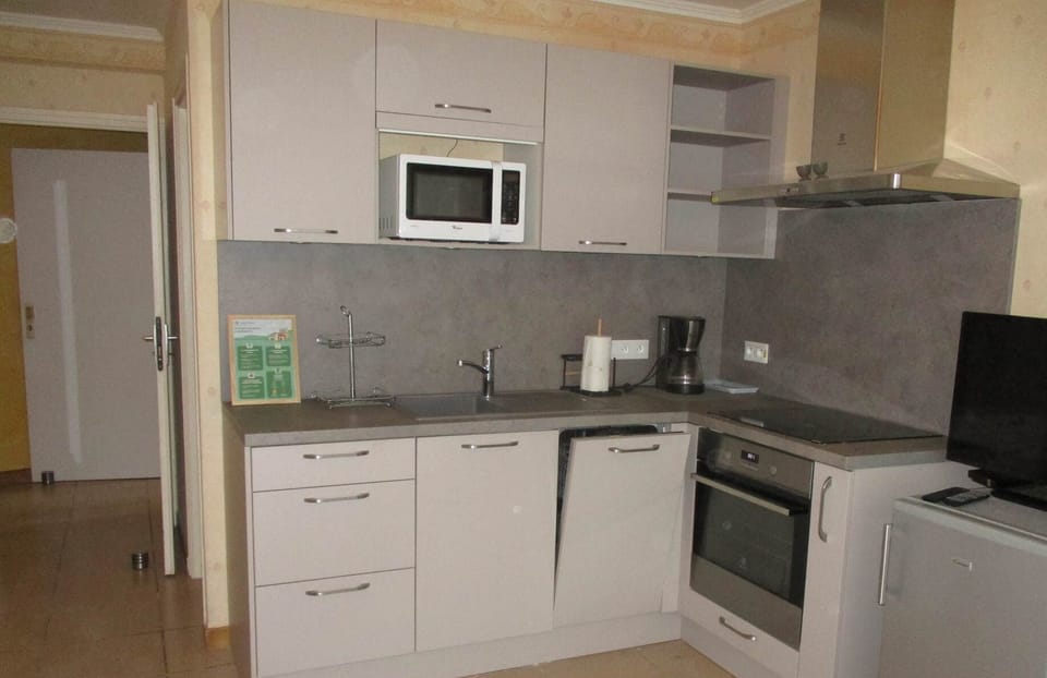 Gîte les Oliviers, Valros - Studio Les Lavandes cuisine