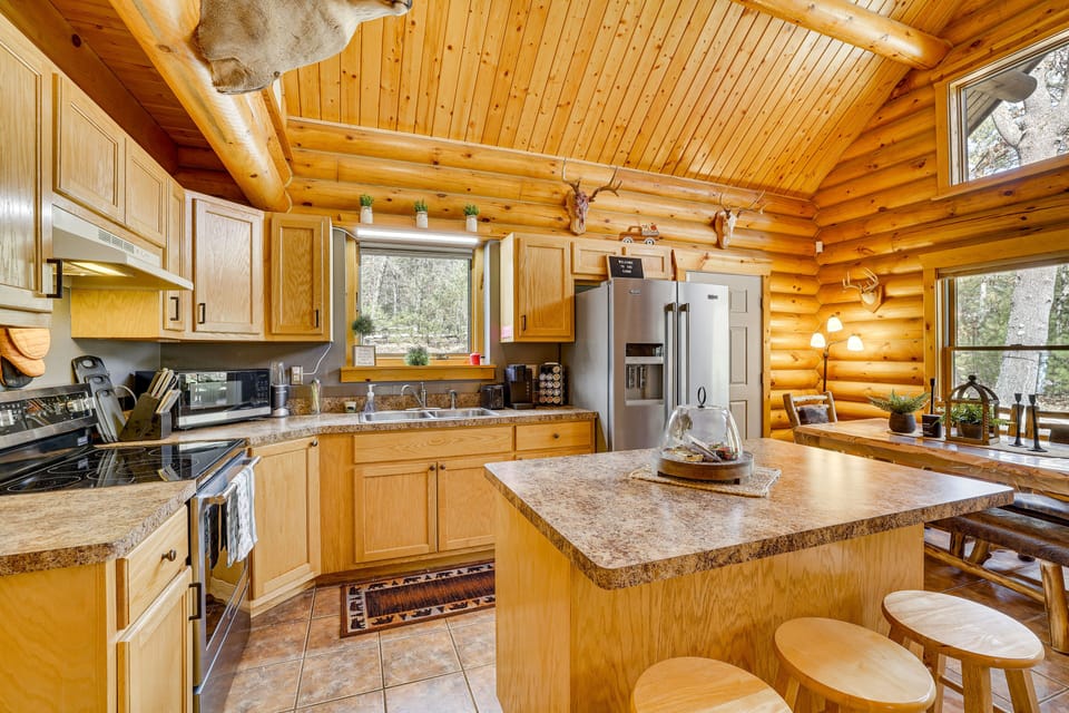 House (3 Bedrooms) | Interior