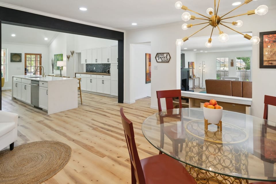 House, 4 Bedrooms | Dining