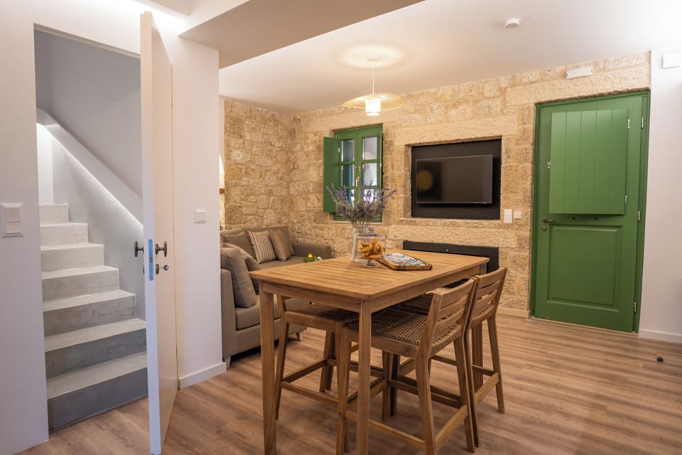 Deluxe Villa | Living area | Netflix, streaming services