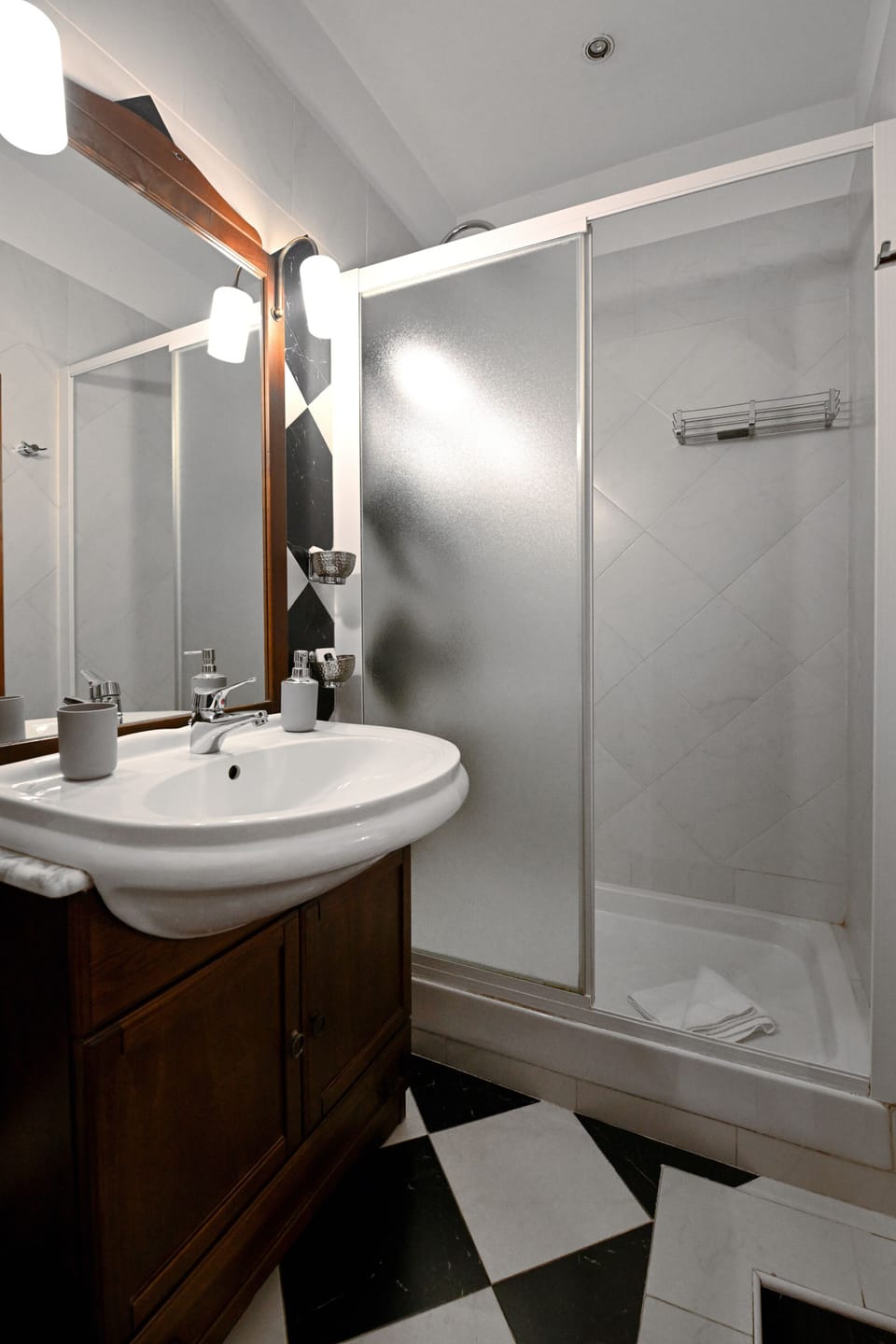 Deluxe Room, City View | Bathroom | Free toiletries, hair dryer, bidet