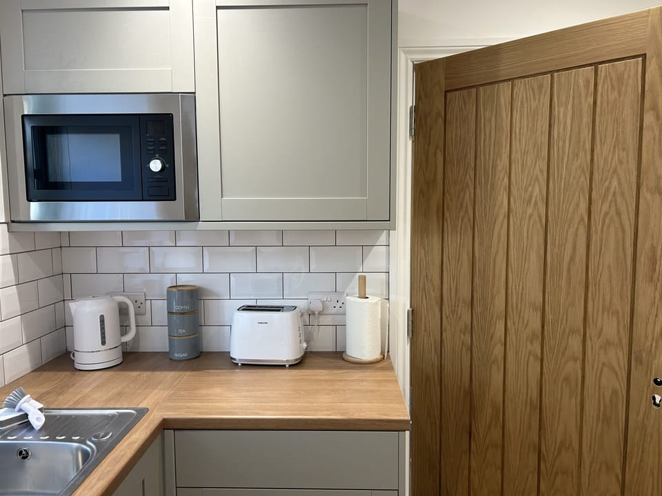 Luxury Studio Suite (Cosy King) | Premium bedding, down comforters, minibar, individually decorated