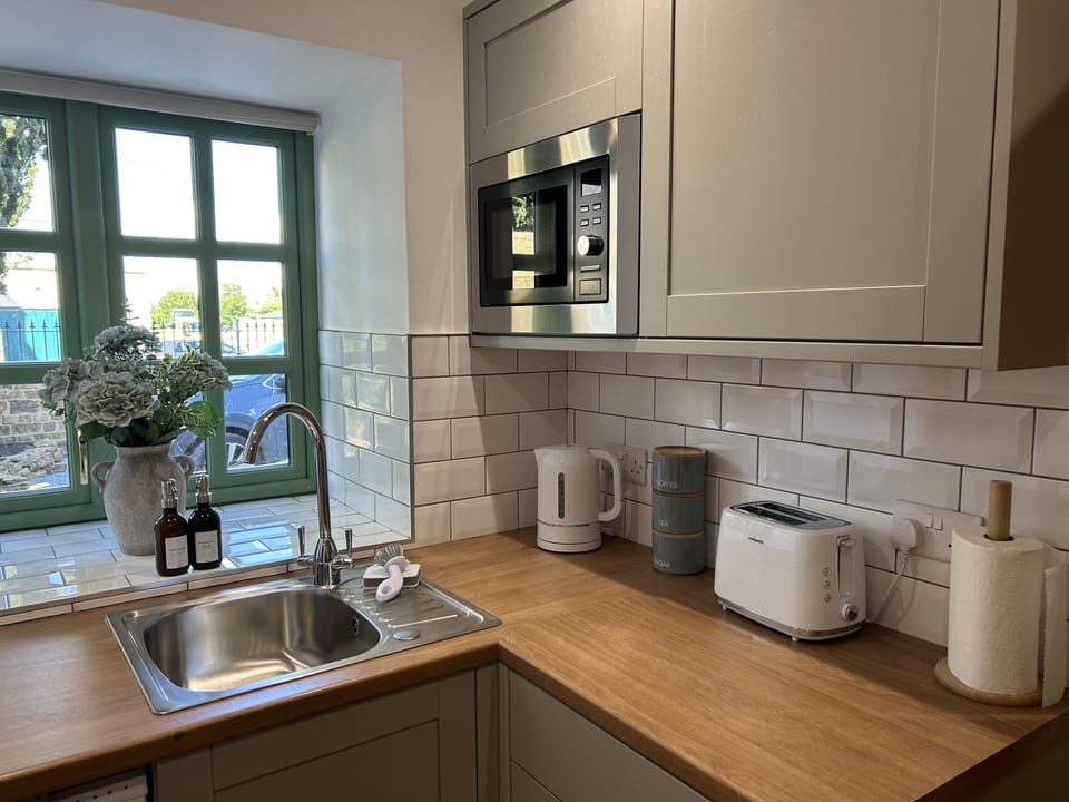Luxury Studio Suite (Cosy King) | Premium bedding, down comforters, minibar, individually decorated