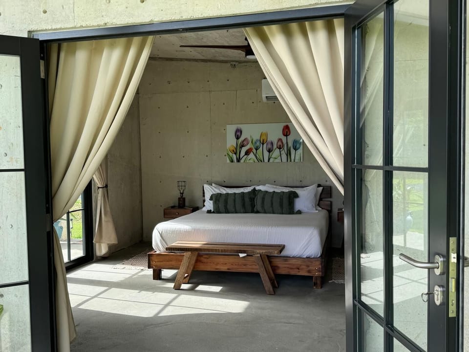 Deluxe Room, 1 King Bed, Sea View | Memory foam beds, in-room safe, blackout drapes, soundproofing