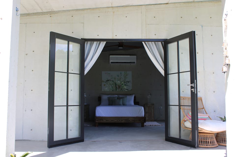 Deluxe Room, 1 Queen Bed, Mountain View | Memory foam beds, in-room safe, blackout drapes, soundproofing