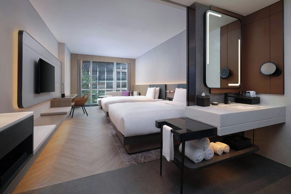Business Room, 2 Double Beds, City View