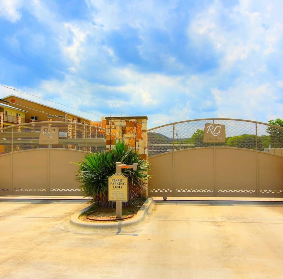 Gated property