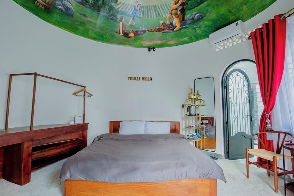Deluxe Double Room, 1 Bedroom, Non Smoking, Courtyard View | Premium bedding, down comforters, memory foam beds, desk