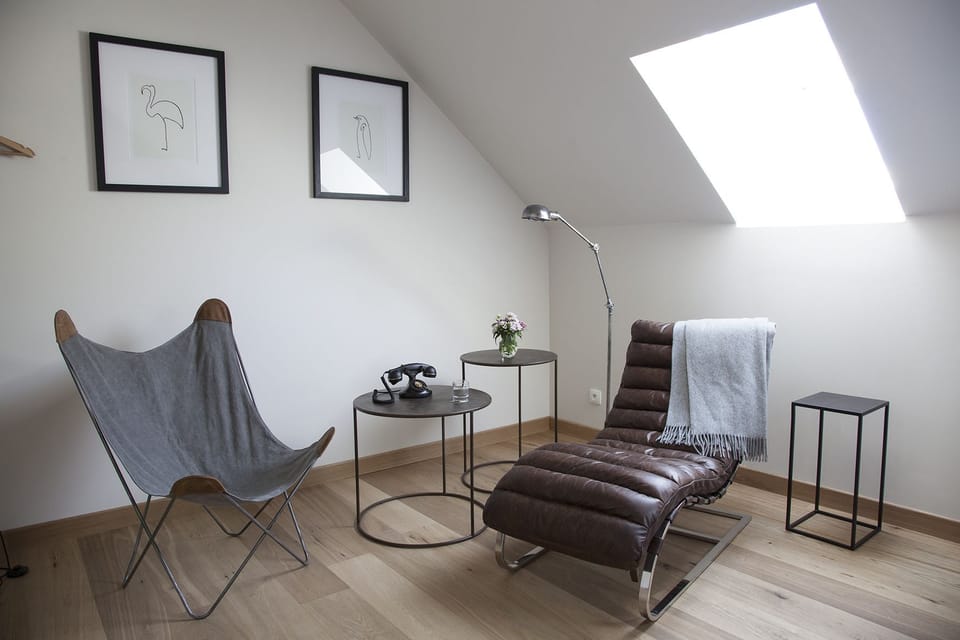 Classic Double Room | Living area | 32-inch flat-screen TV with satellite channels, TV, heated floors