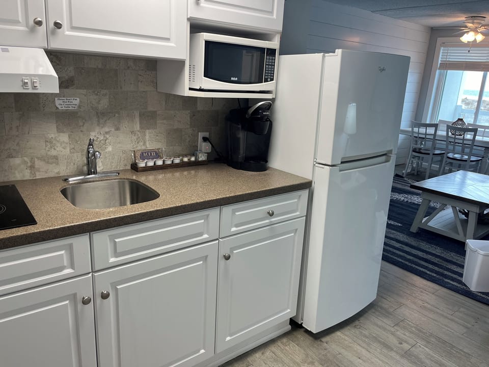 Kitchenette with Kuerig