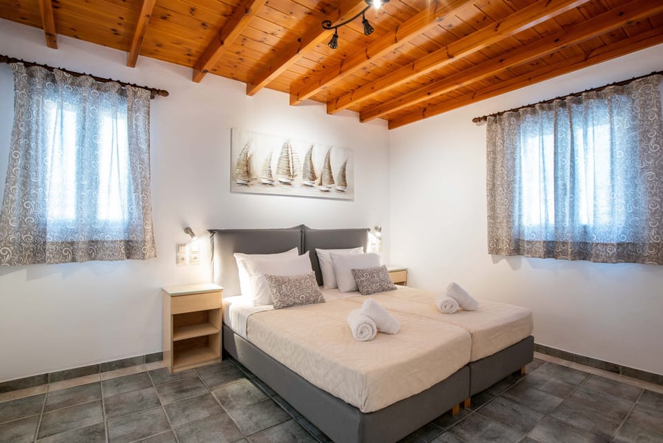Room, 1 Bedroom, Smoking, Balcony | 1 bedroom