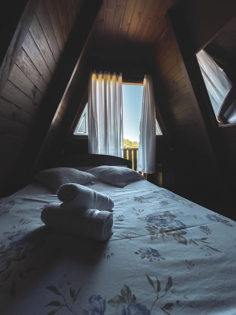 Family Chalet | Individually decorated, desk, free WiFi, bed sheets