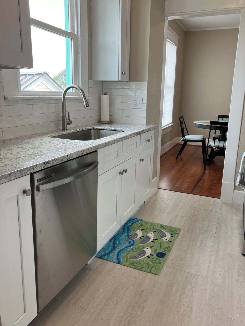 fully stocked kitchen for meals in!