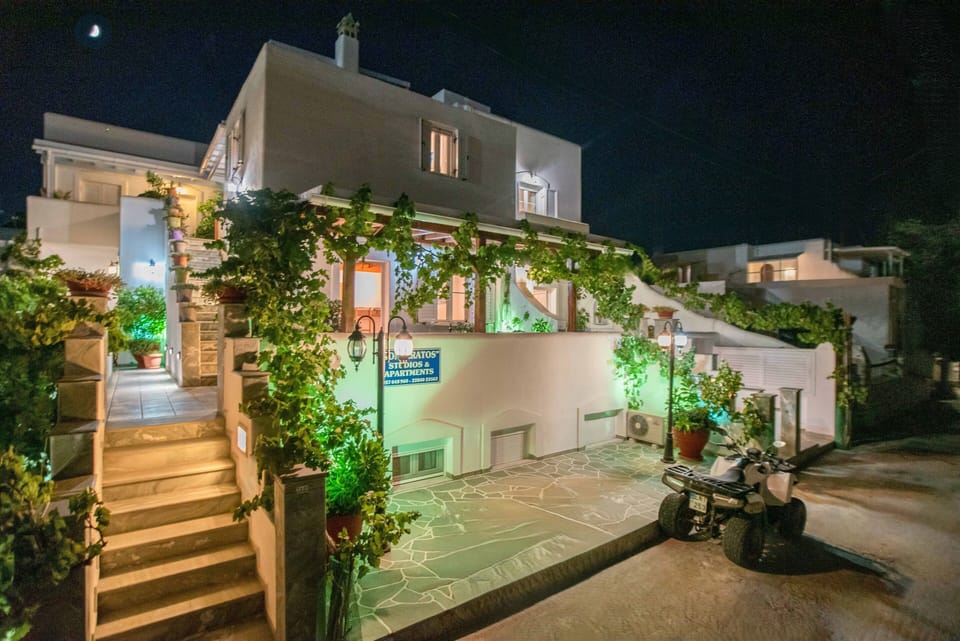 Apartment, 1 Bedroom, Balcony | Property entrance