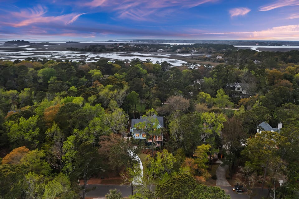 Stunning Lowcountry island setting!