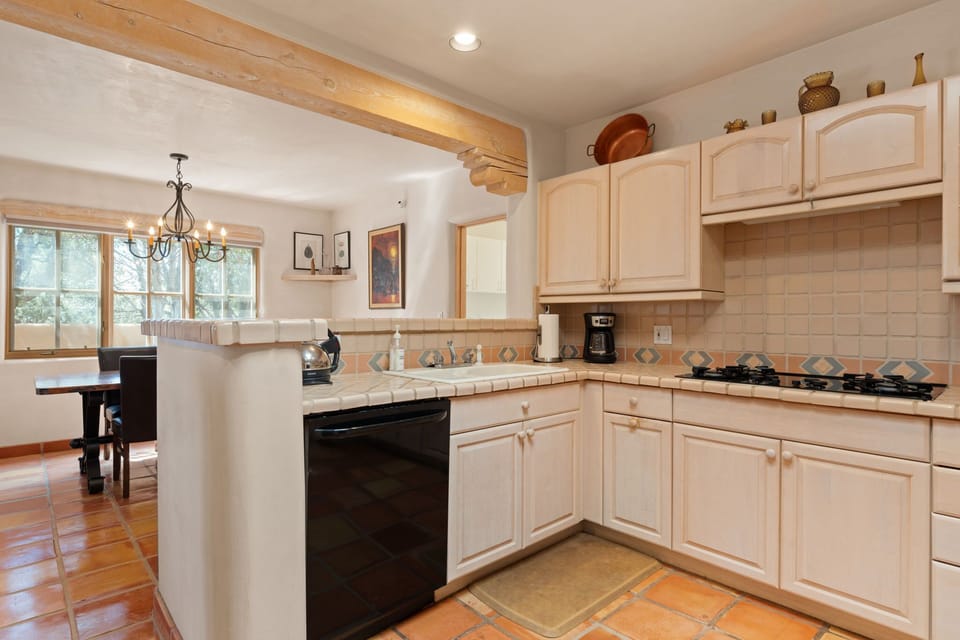 Kitchen / Dining