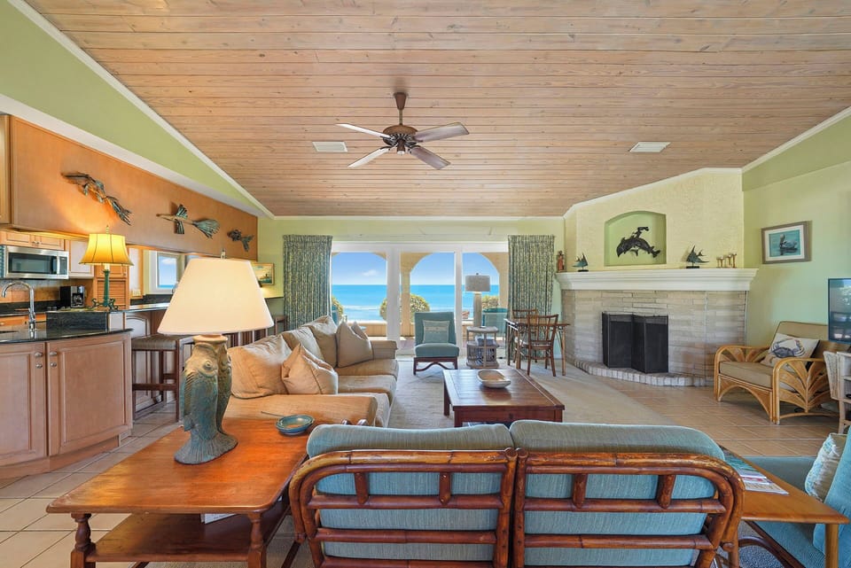 High Point South - Miramar Beach - Living Room
