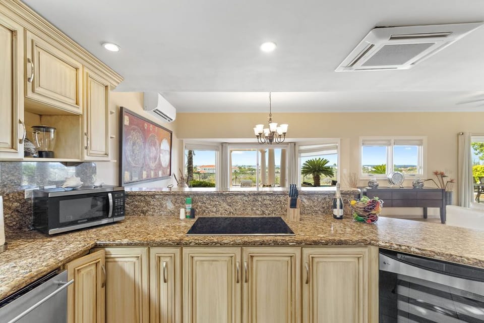 Fully equipped kitchen.