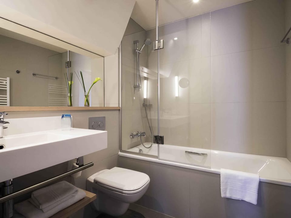 Minibar, in-room safe, desk, blackout drapes