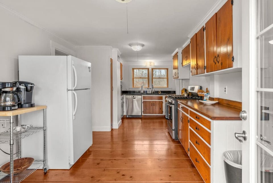 Fully-stocked kitchen with all the appliances & utensils you might need to cook at home. We provide a drip & Keurig machine depending on your preference, with K-cups and coffee grounds as well.