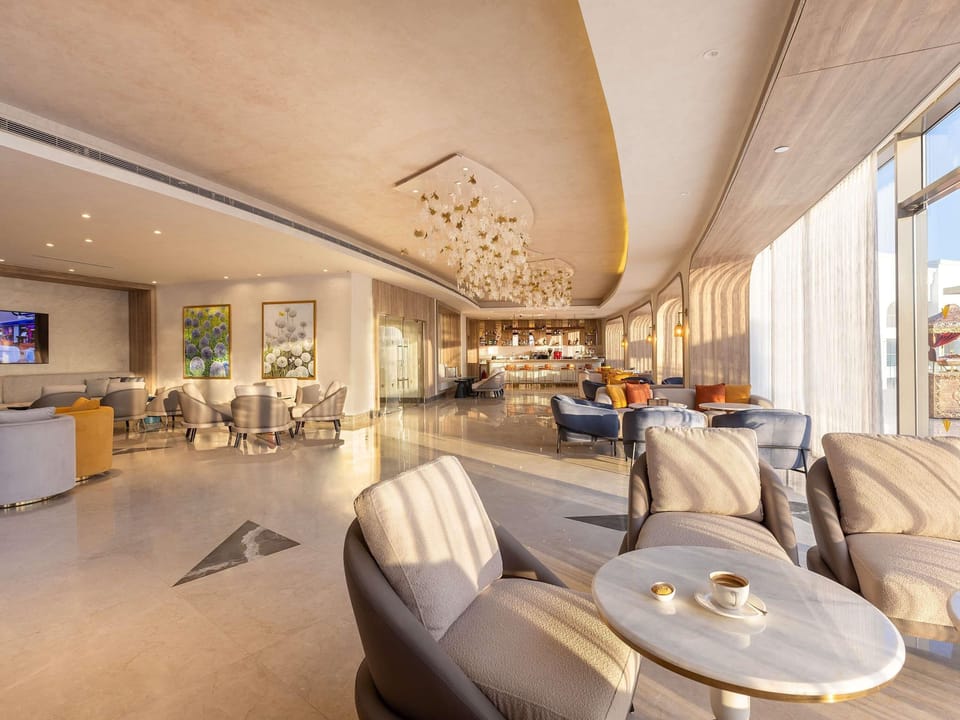 3 bars/lounges, 2 poolside bars, beach bar