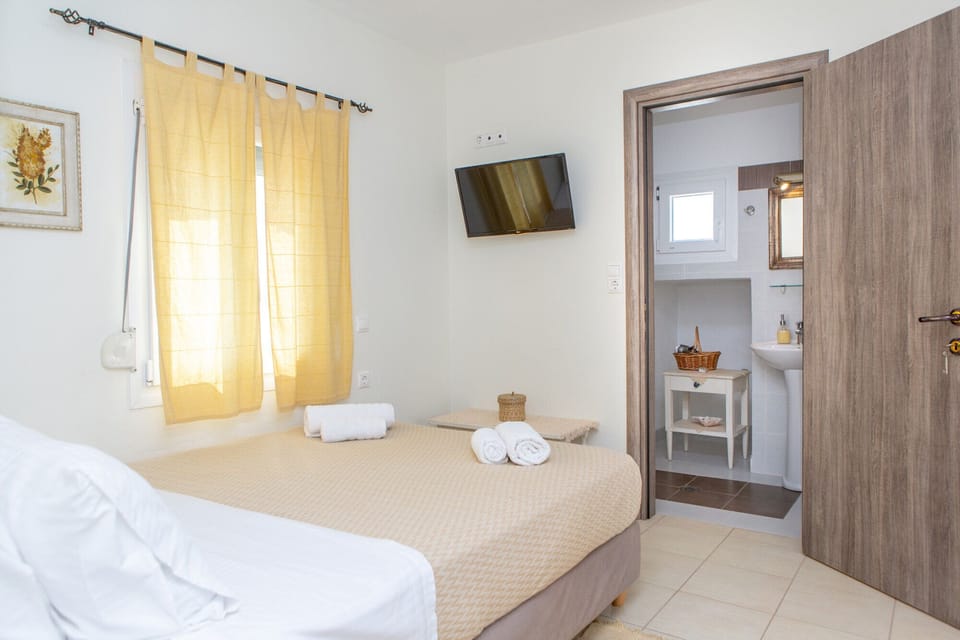 In-room safe, blackout drapes, iron/ironing board, free WiFi