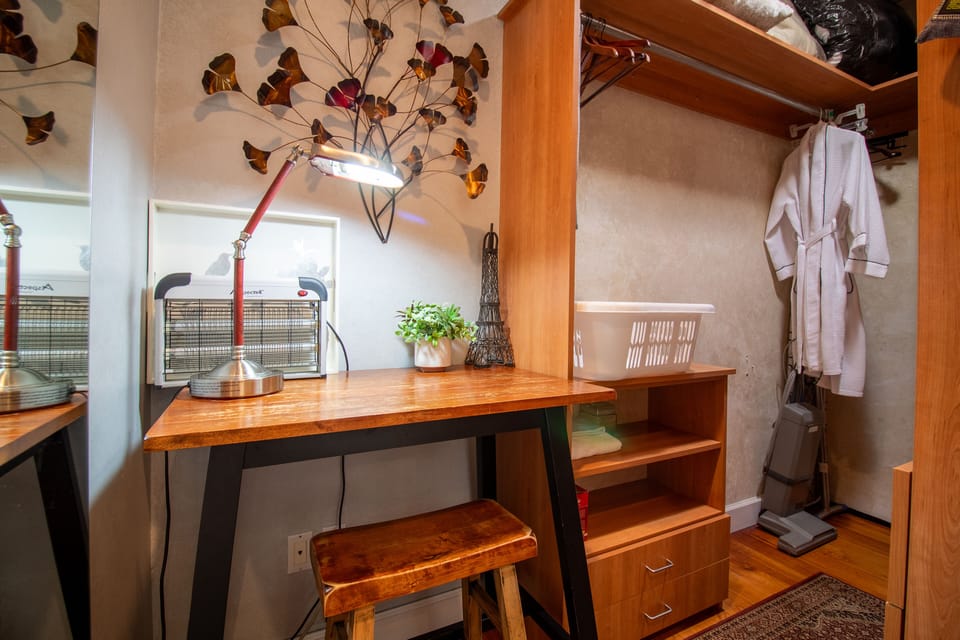 Work station with WiFi