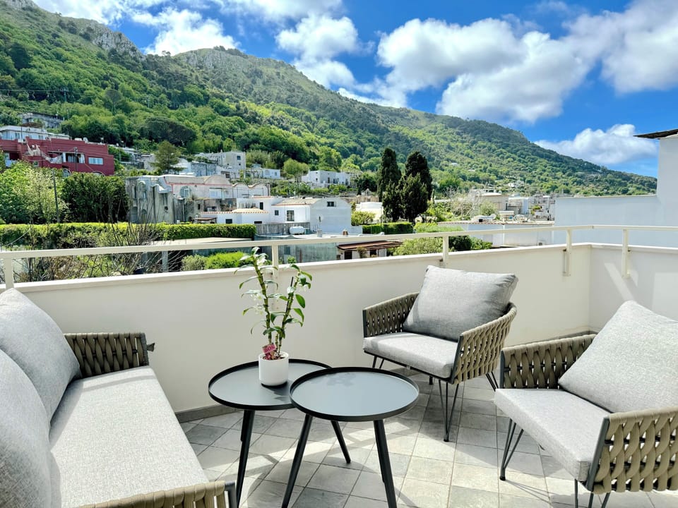 Comfort Room | Terrace/patio