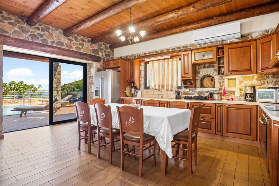 House, Smoking | 4 bedrooms, soundproofing