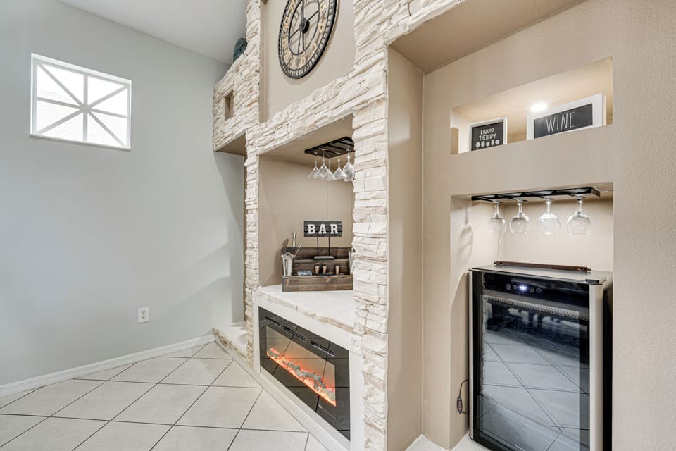 House (5 Bedrooms) | Interior