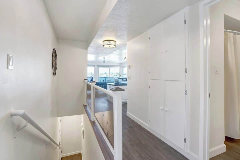 Entryway stairs