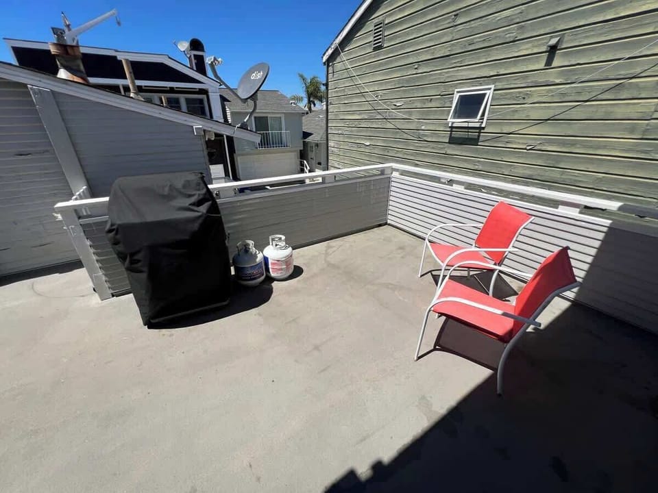 Upper deck & BBQ