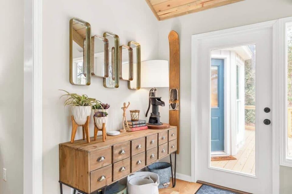 Side entrance to large deck