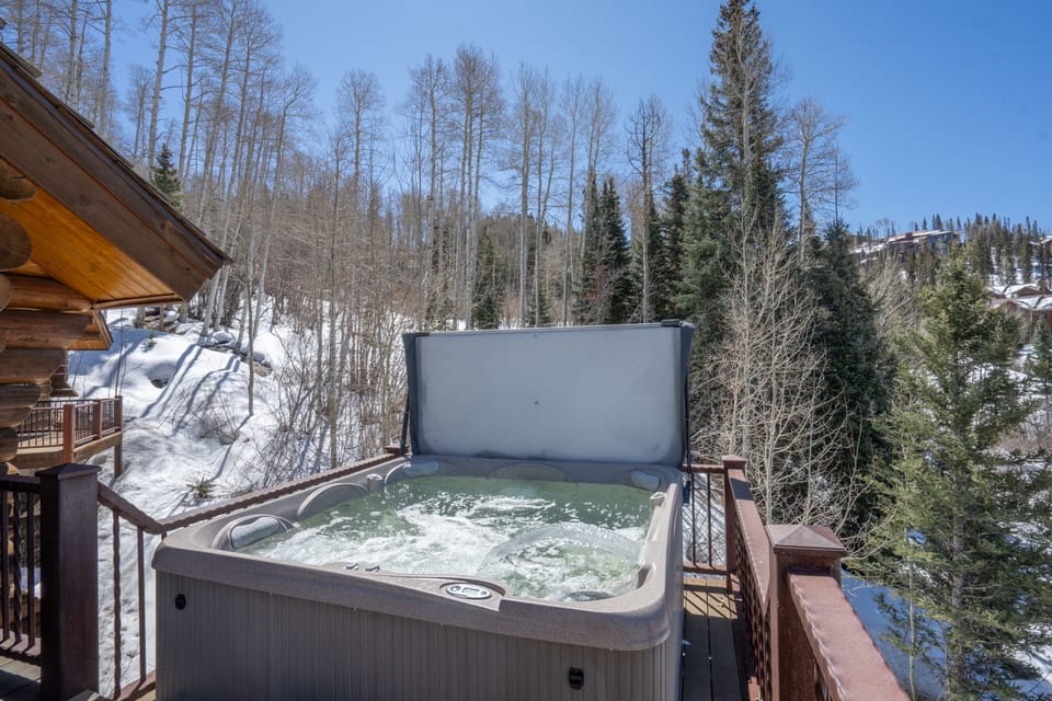 Deck - Private hot tub