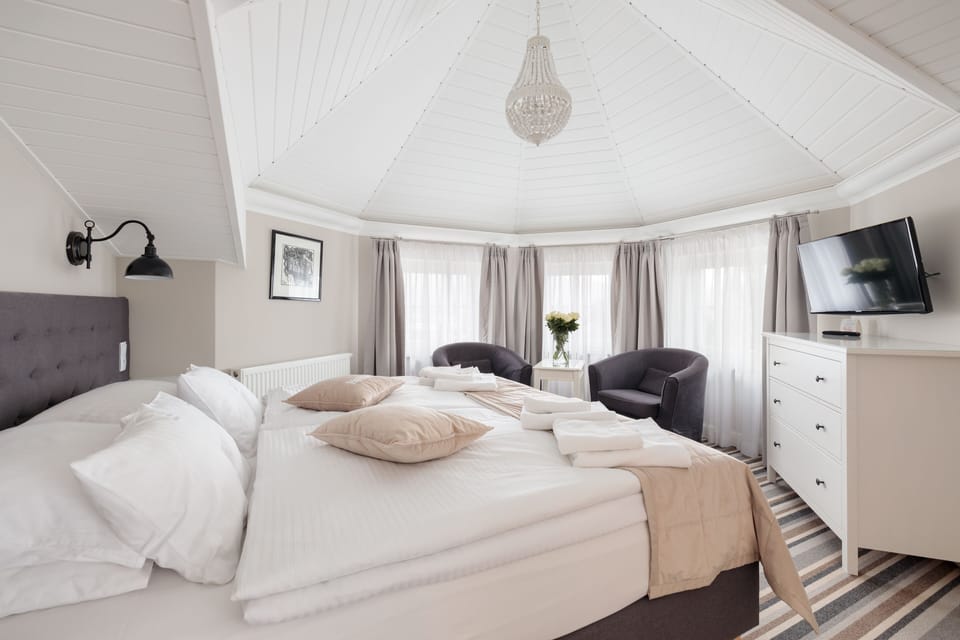 Executive Studio | Hypo-allergenic bedding, minibar, in-room safe, individually decorated