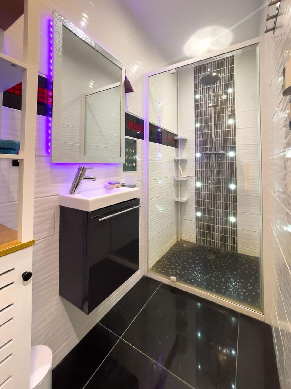 Family Apartment | Bathroom | Hair dryer