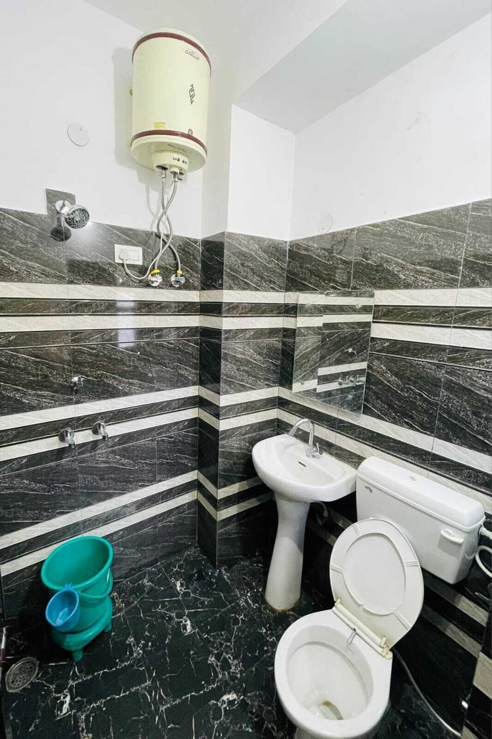 Deluxe Room | Bathroom