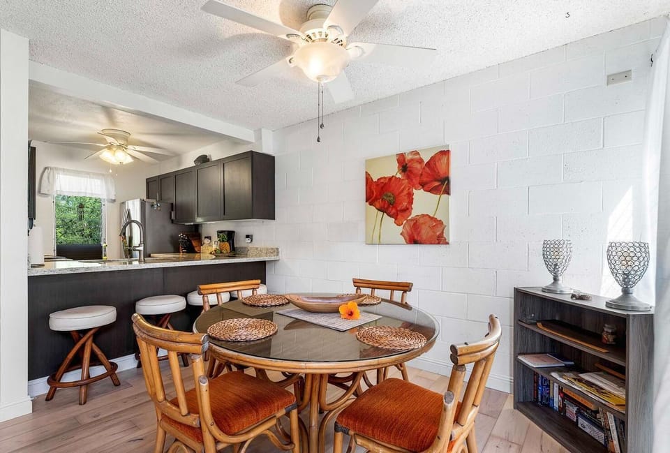 Condo, 1 King Bed with Sofa bed (Malia Kai#5) | Private kitchen | Oven, toaster, paper towels