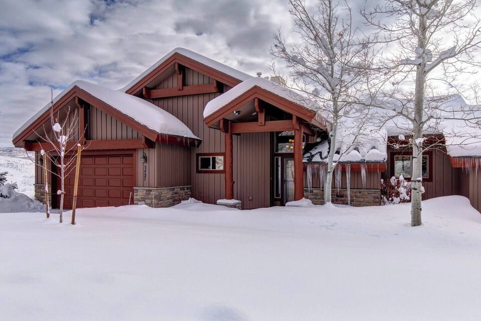 Beautiful 4-bedroom townhome