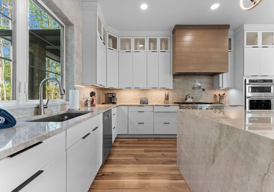 Fully stocked kitchen to prep all your group meals. 