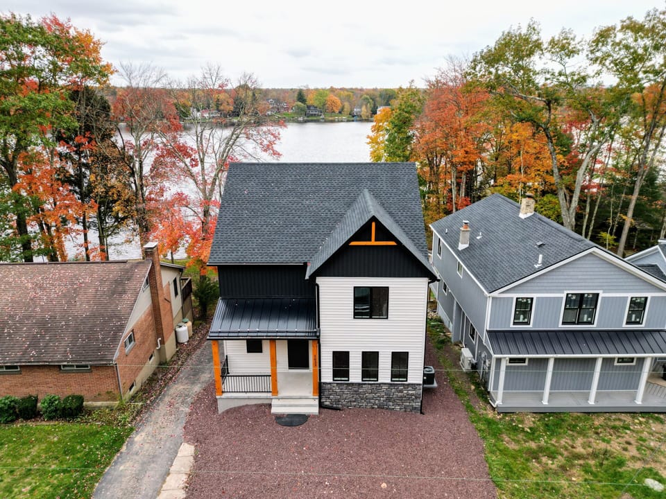 Welcome to Lakeside Serenity!