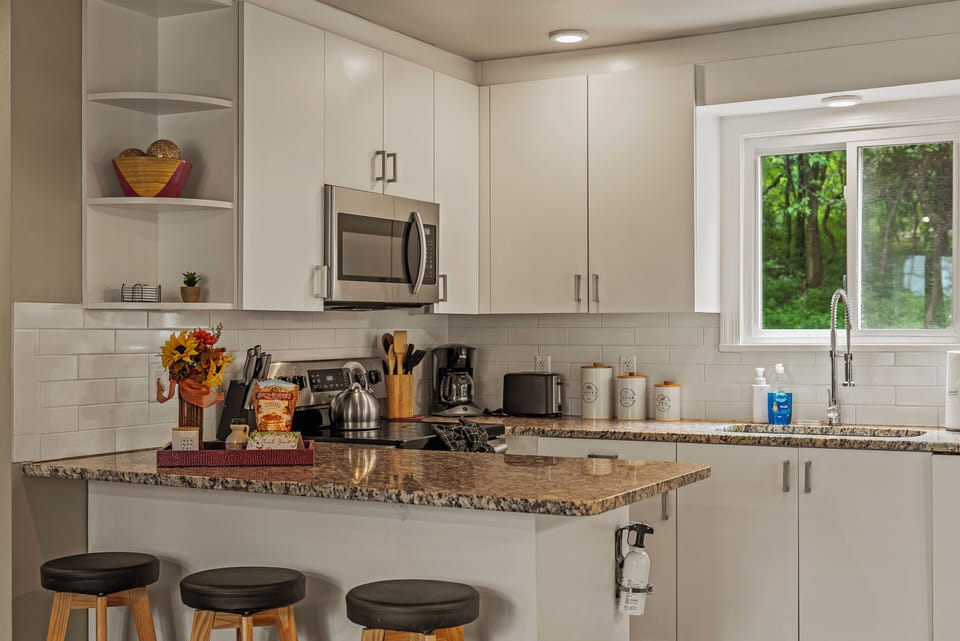 Fully equipped kitchen.