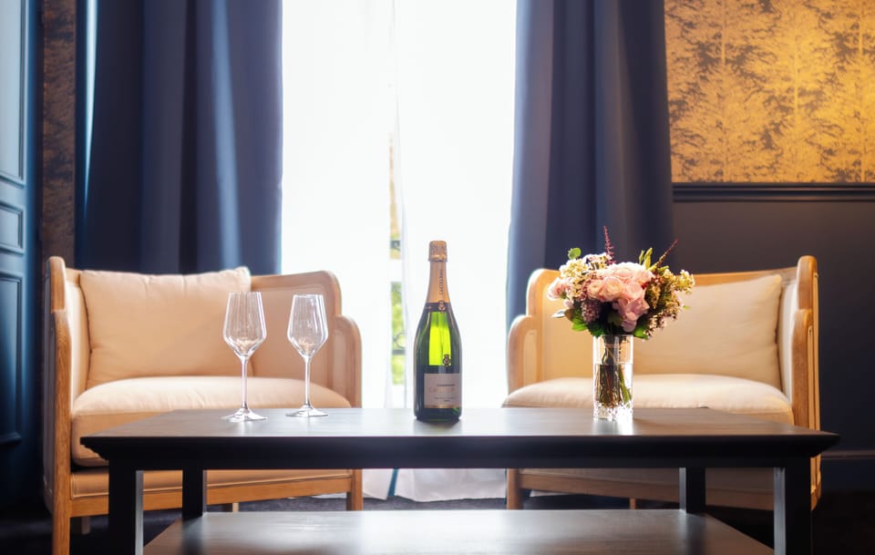 Double Room, Park View | Hypo-allergenic bedding, minibar, in-room safe, individually decorated