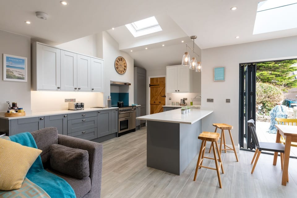 Fronallt - kitchen diner