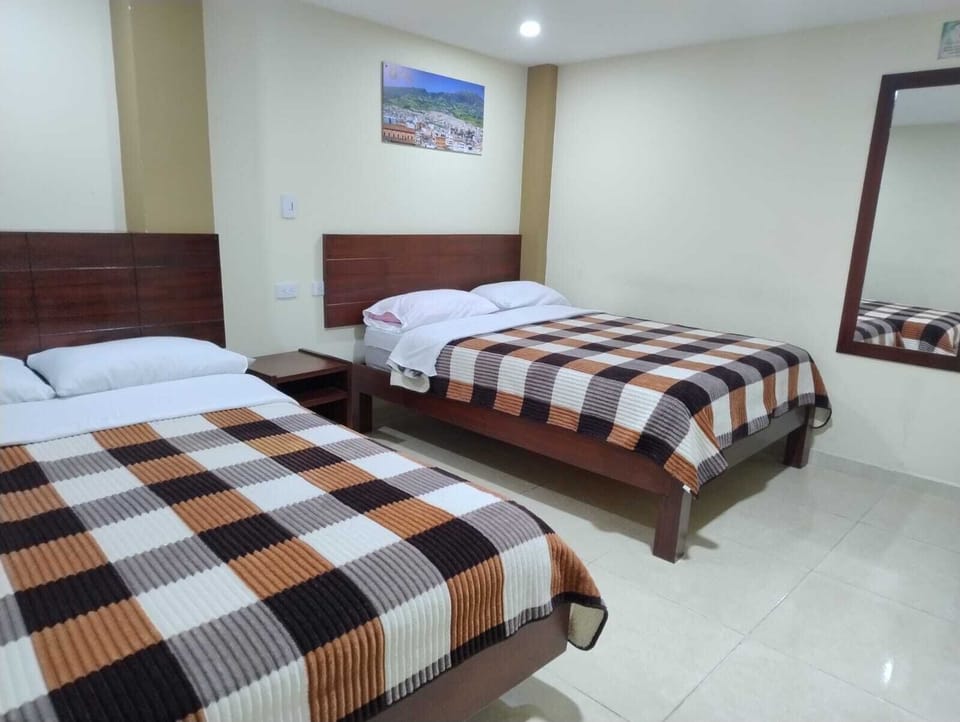 Classic Twin Room | Desk, laptop workspace, WiFi (free)