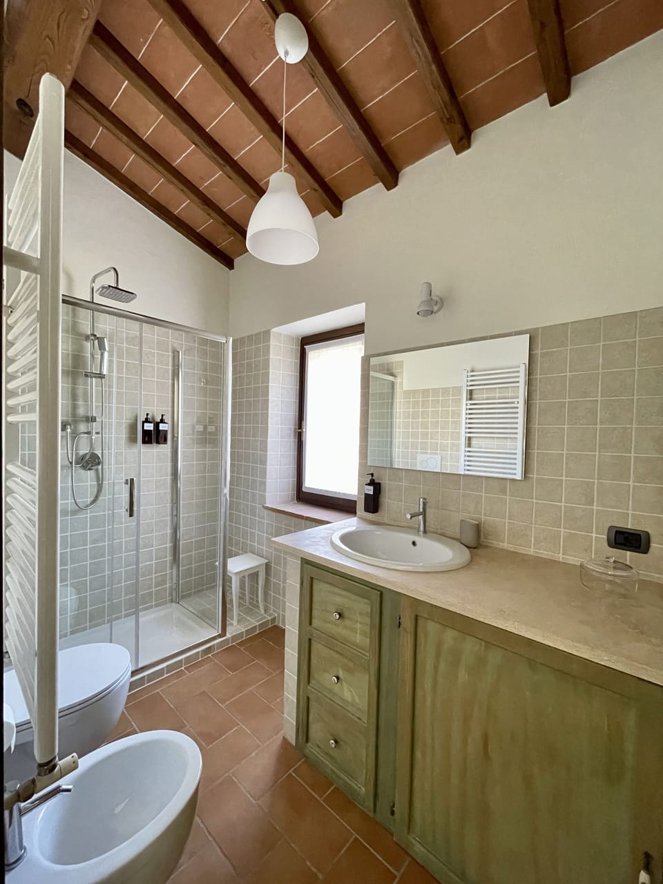 Camera Matrimoniale Standard | Bathroom | Shower, rainfall showerhead, hair dryer, bidet