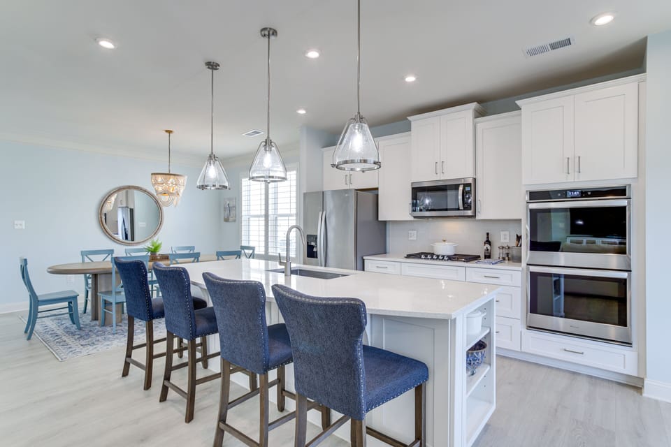 Kitchen | 2 Living Areas | Central Air Conditioning/Heat | Free WiFi
