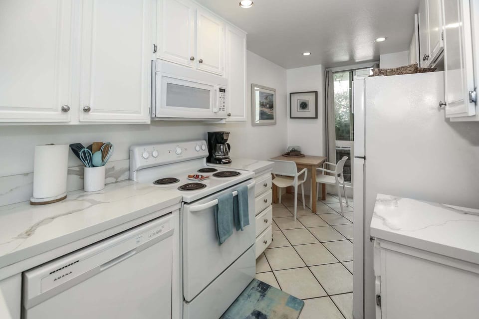Fully stocked kitchen to cook up your favorite dish